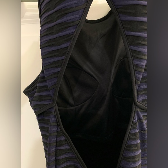 GUESS • Sleeveless Purple Minidress - Picture 9 of 13